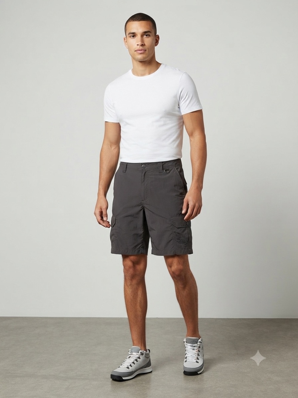 North Face Men's Gray Cargo Hiking Shorts - Lightweight Outdoor Performance XL